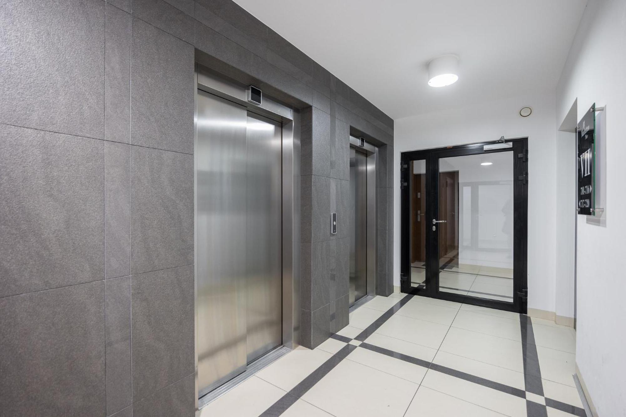 Metro Wilanowska Aparts Warsawa Bagian luar foto